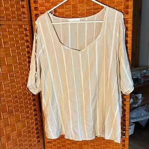 Retrology women’s top